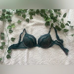 Victoria’s Secret Lace Underwire Bra in Green